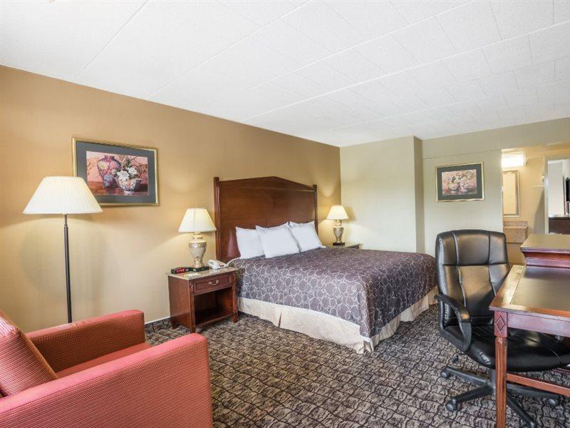 Red Roof Inn Baltimore Windsor Mill ภายนอก รูปภาพ