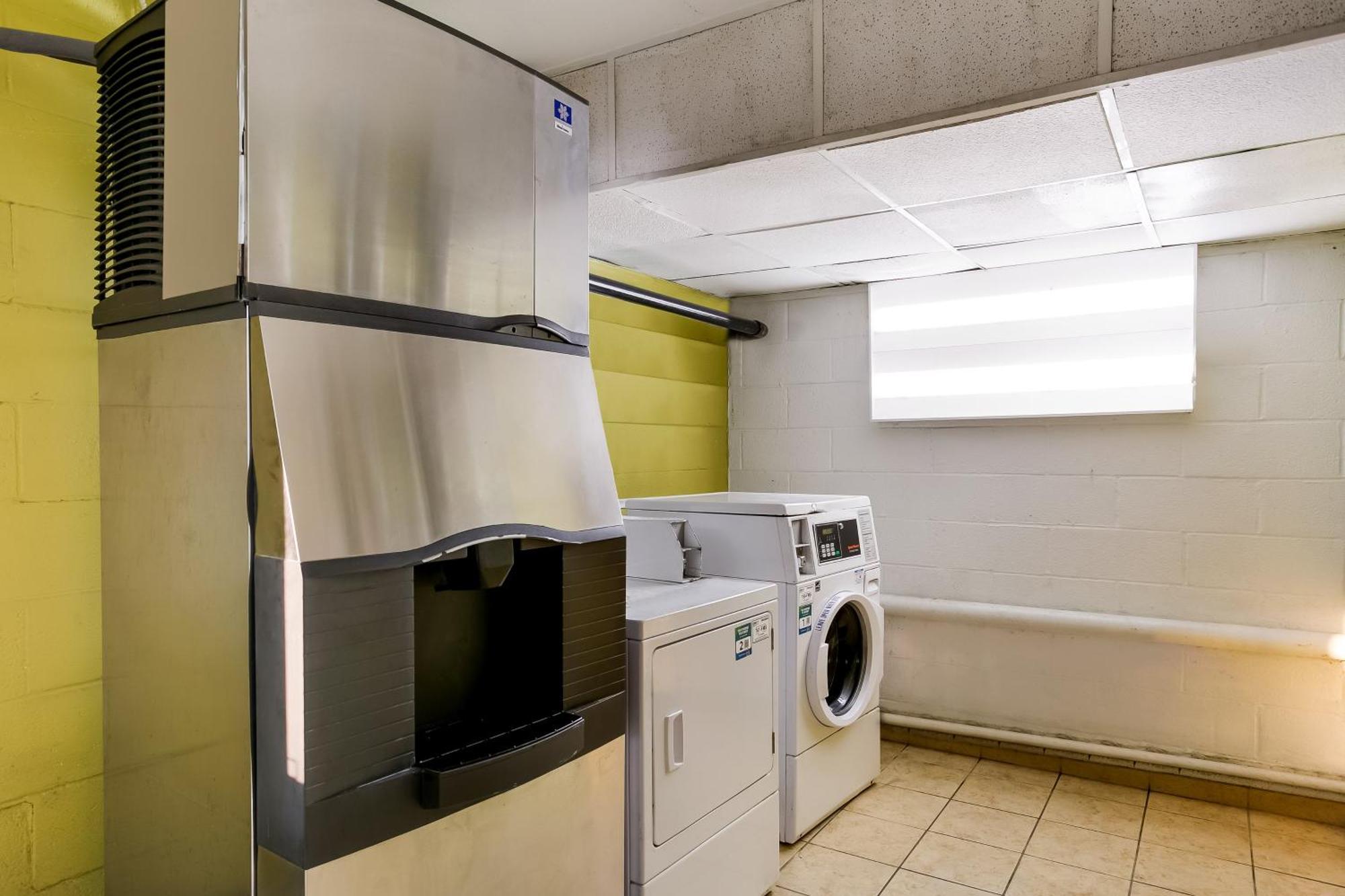 Red Roof Inn Baltimore Windsor Mill ภายนอก รูปภาพ