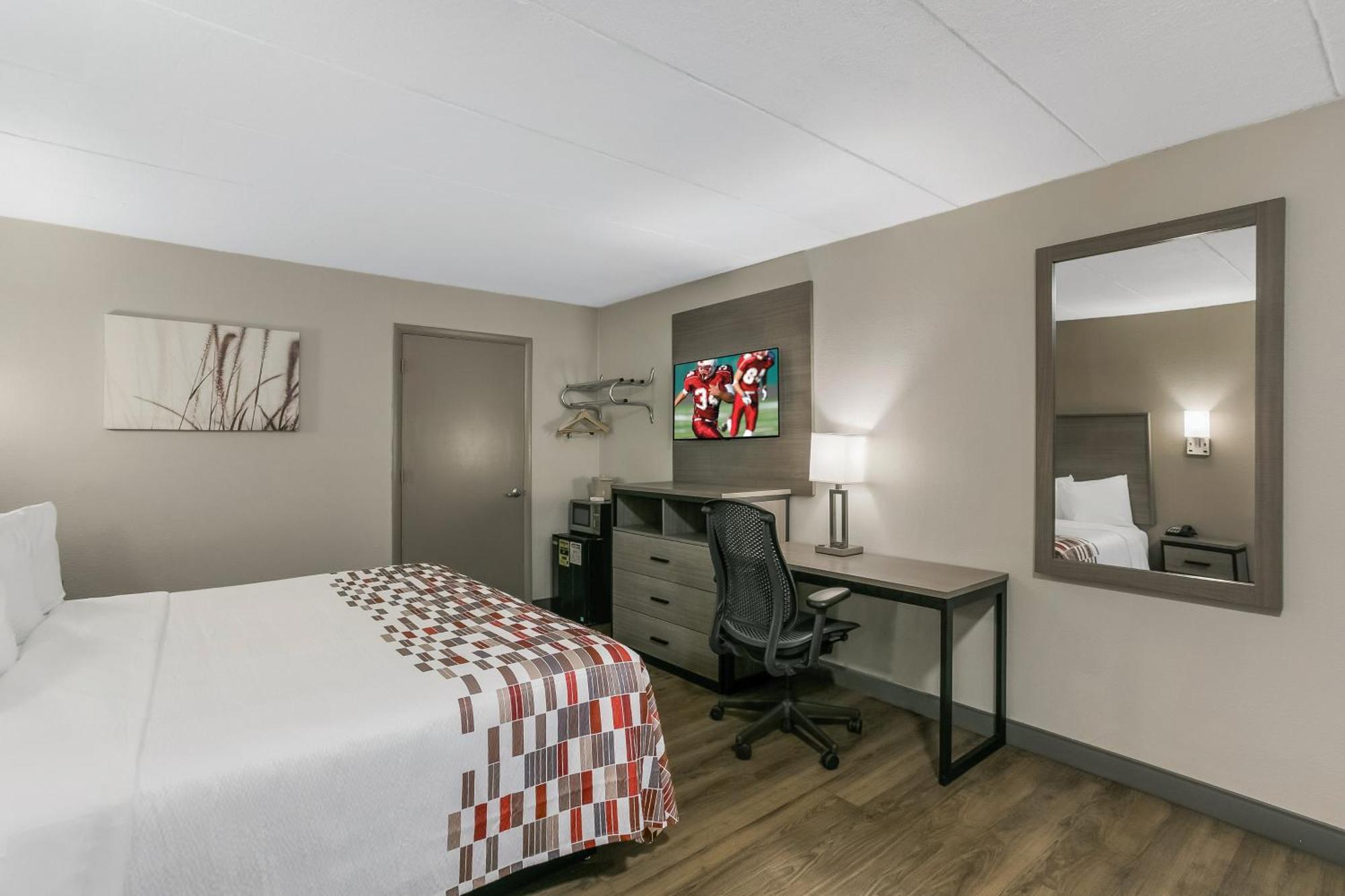 Red Roof Inn Baltimore Windsor Mill ภายนอก รูปภาพ