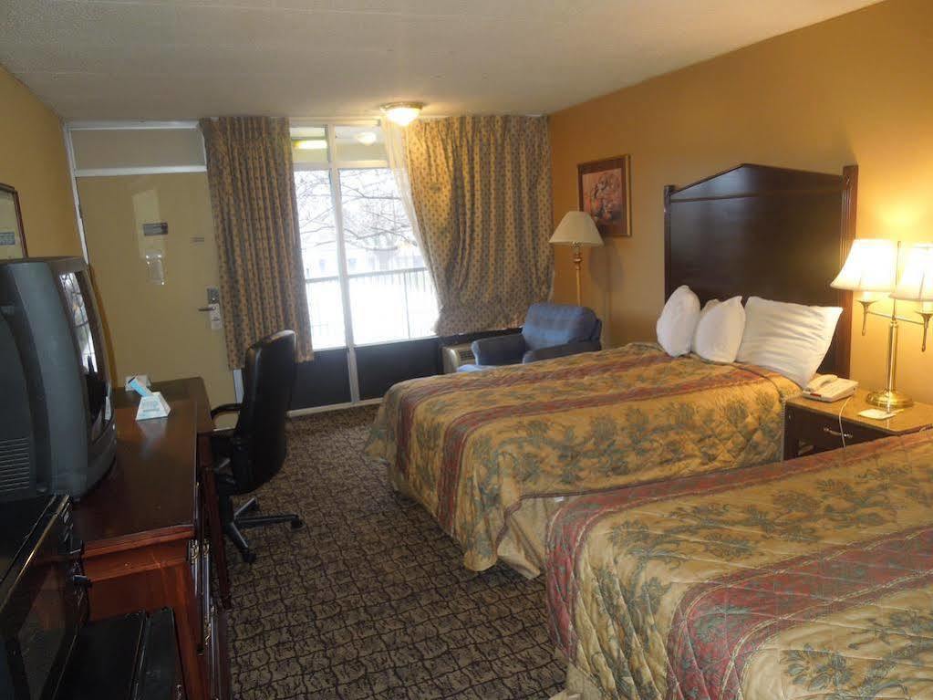Red Roof Inn Baltimore Windsor Mill ภายนอก รูปภาพ